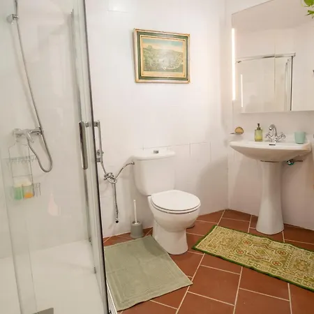 Cozy Apartment Downtown Orgiva Esterno foto