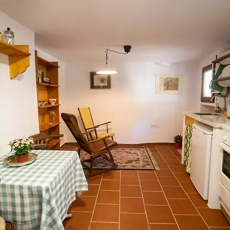 Cozy Apartment Downtown Orgiva Esterno foto
