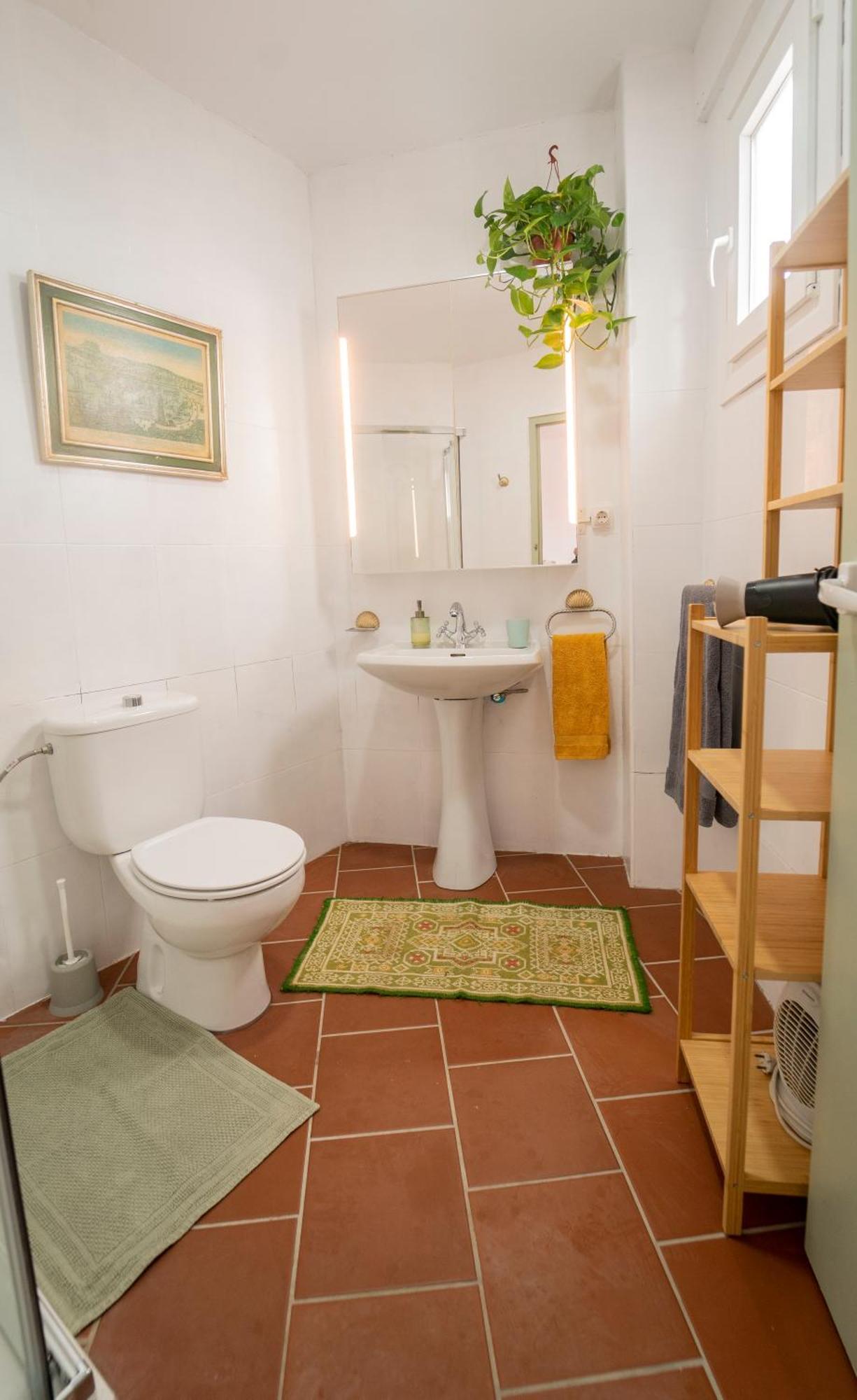 Cozy Downtown Apartment Orgiva